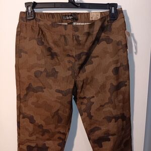 South Pole Women's Camo Cargo Pants